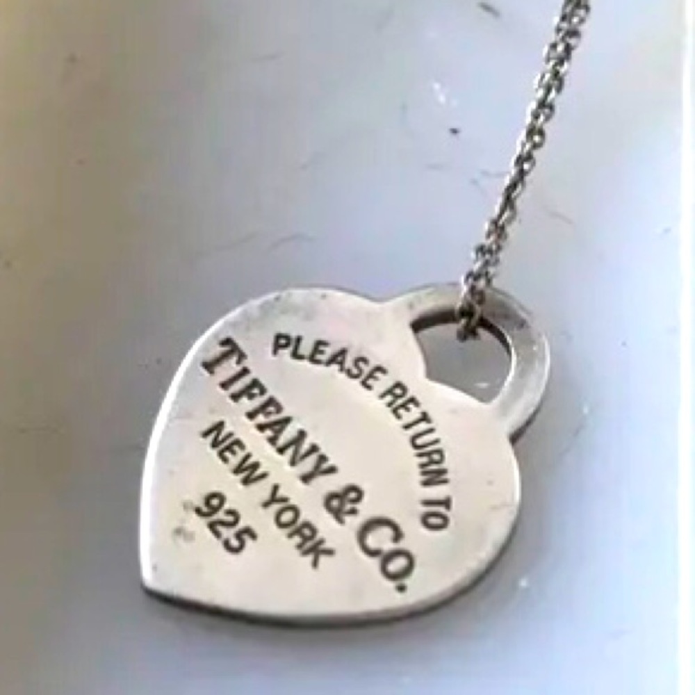 “Return to Tiffany” Iconic Heart Tag Pendant